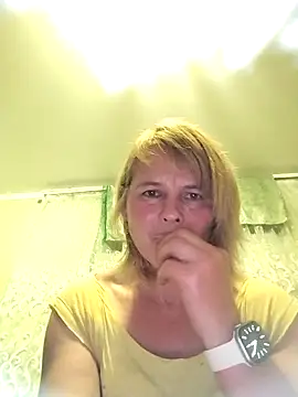 Snapshot of Masha412111 chatting on 10.13.25 Masha412111 online show from 10.13.25