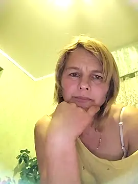 Snapshot of Masha412111 chatting on 10.14.25 Masha412111 online show from 10.14.25