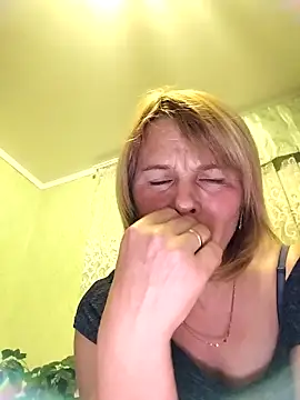 Snapshot of Masha412111 chatting on 10.15.25 Masha412111 online show from 10.15.25