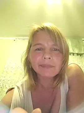 Snapshot of Masha412111 chatting on 10.24.25 Masha412111 online show from 10.24.25