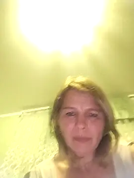 Snapshot of Masha412111 chatting on 11.04.25 Masha412111 online show from 11.04.25