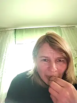 Snapshot of Masha412111 chatting on 11.08.25 Masha412111 online show from 11.08.25