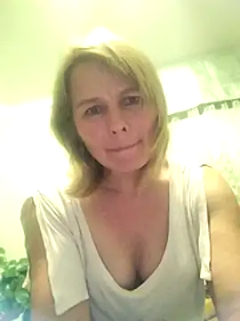 Snapshot of Masha412111 chatting on 11.18.25 Masha412111 online show from 11.18.25