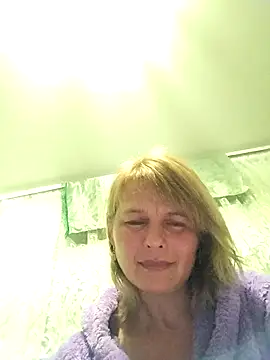 Snapshot of Masha412111 chatting on 11.20.25 Masha412111 online show from 11.20.25