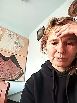 Snapshot of Masha412111 chatting on 12.15.25 Masha412111 online show from 12.15.25