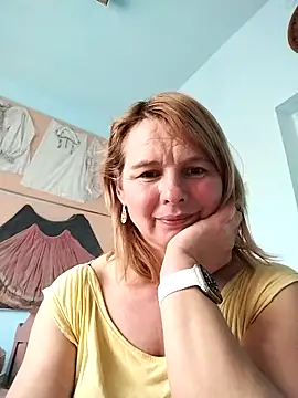 Snapshot of Masha412111 chatting on 12.17.25 Masha412111 online show from 12.17.25