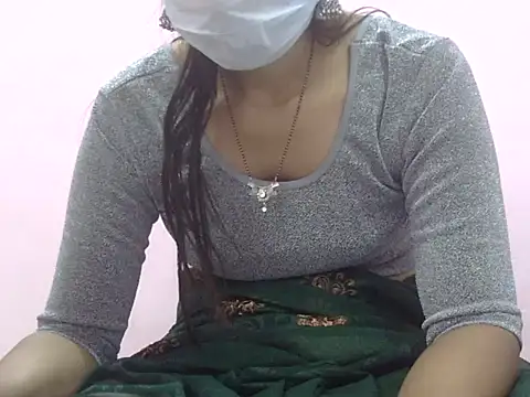 Snapshot of Laila_Cute chatting on 01.12.26 Laila Cute online show from 01.12.26