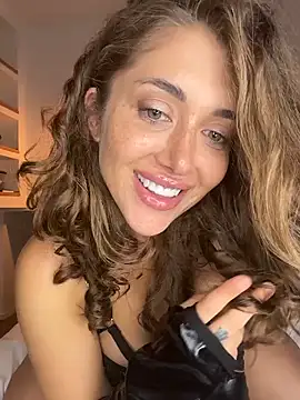 Snapshot of Malasantababy chatting on 10.17.25 Malasantababy online show from 10.17.25