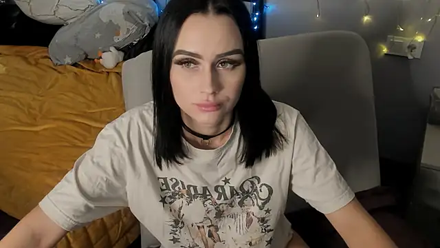 Lisa  Johnson online show from 12.04.25