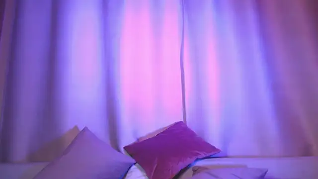Snapshot of SophieDiamond_Xx chatting on 10.09.25 SophieDiamond Xx online show from 10.09.25