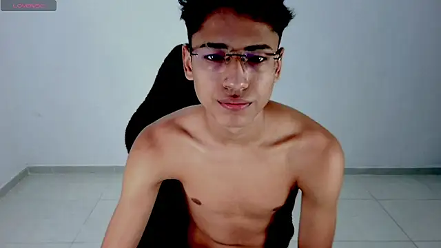 Snapshot of Im_david02 chatting on 04.08.26 Im david02 online show from 04.08.26