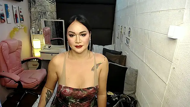 Snapshot of sweetivy241 chatting on 09.29.25 sweetivy241 online show from 09.29.25