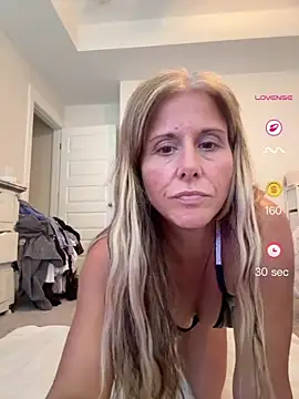 Snapshot of privateplaymilf chatting on 06.15.26 privateplaymilf online show from 06.15.26