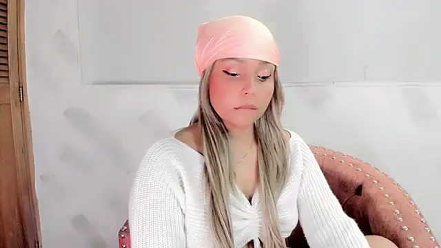 Molly Logan online show from 03.06.26