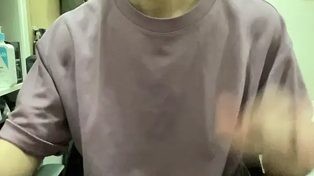 Snapshot of 16hornydog chatting on 10.13.25 16hornydog online show from 10.13.25