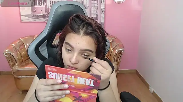 mia foster t online show from 11.30.25