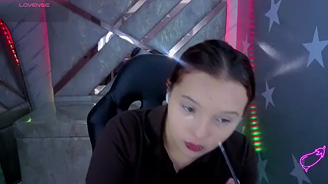 mia foster t online show from 07.19.26
