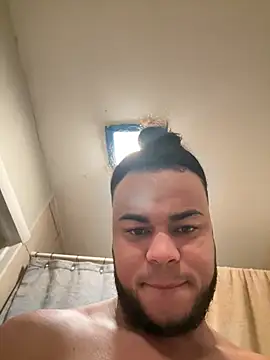 familia0210 online show from 10.04.25