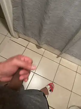 familia0210 online show from 10.29.25