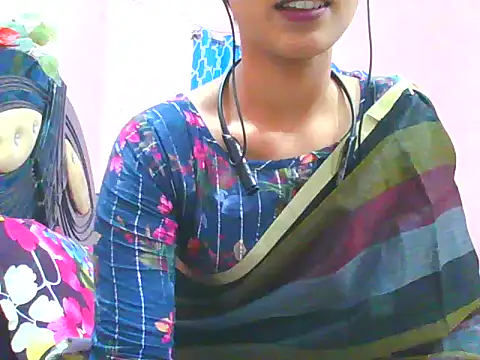 Snapshot of night_queeen7 chatting on 10.27.25 night queeen7 online show from 10.27.25