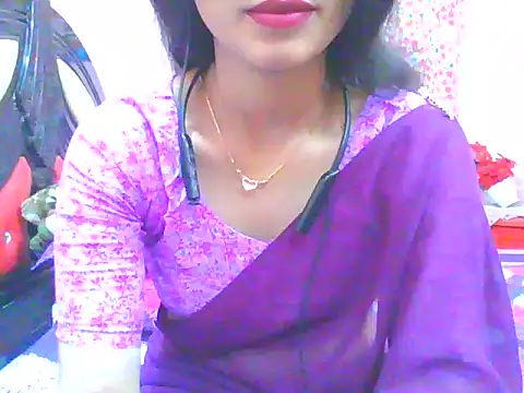 Snapshot of night_queeen7 chatting on 11.22.25 night queeen7 online show from 11.22.25