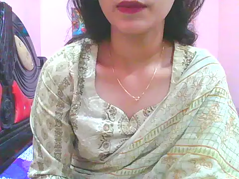 Snapshot of night_queeen7 chatting on 11.30.25 night queeen7 online show from 11.30.25