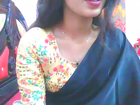 Snapshot of night_queeen7 chatting on 12.13.25 night queeen7 online show from 12.13.25