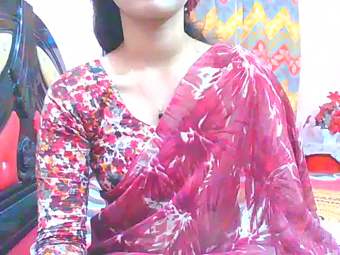 Snapshot of night_queeen7 chatting on 12.14.25 night queeen7 online show from 12.14.25