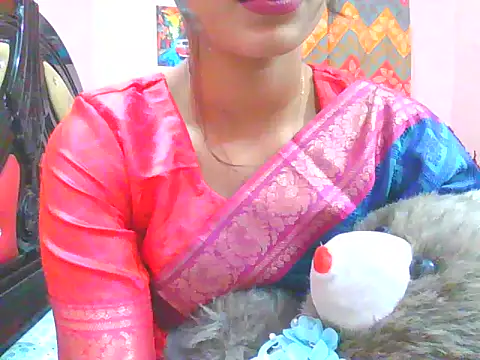 Snapshot of night_queeen7 chatting on 12.17.25 night queeen7 online show from 12.17.25