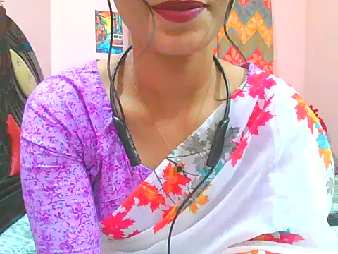 Snapshot of night_queeen7 chatting on 12.21.25 night queeen7 online show from 12.21.25