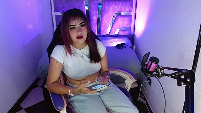 Snapshot of ivoni chatting on 10.06.25 ivoni online show from 10.06.25