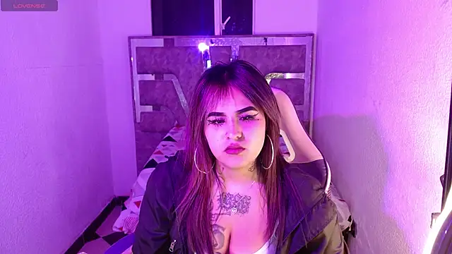 Snapshot of ivoni chatting on 11.10.25 ivoni online show from 11.10.25