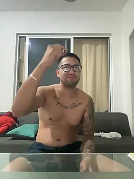 Snapshot of peloando22 chatting on 10.17.25 peloando22 online show from 10.17.25