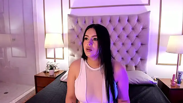 Snapshot of IssisLancaster chatting on 10.13.25 IssisLancaster online show from 10.13.25