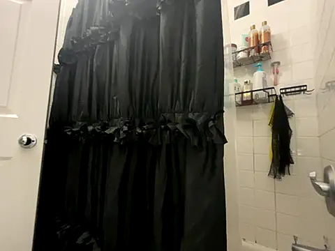 Snapshot of Princessivy56 chatting on 11.10.25 Princessivy56 online show from 11.10.25