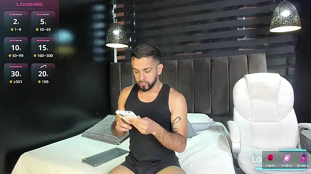Snapshot of Lobo_sex21 chatting on 10.06.25 Lobo sex21 online show from 10.06.25