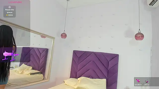 Nahomycarterr online show from 11.15.25