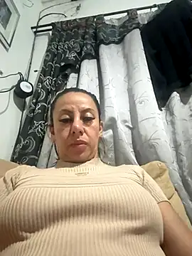 Snapshot of GisellTorres36 chatting on 11.22.25 GisellTorres36 online show from 11.22.25