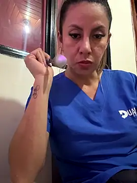 Snapshot of GisellTorres36 chatting on 11.27.25 GisellTorres36 online show from 11.27.25