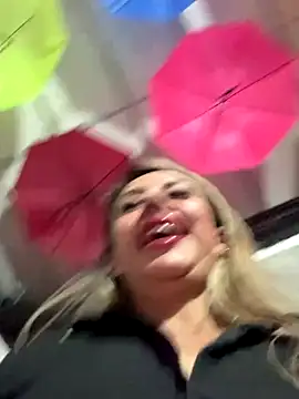 Snapshot of GisellTorres36 chatting on 12.14.25 GisellTorres36 online show from 12.14.25