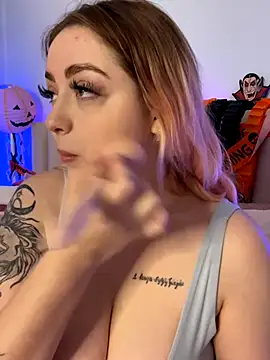 KellyMoors online show from 11.12.25