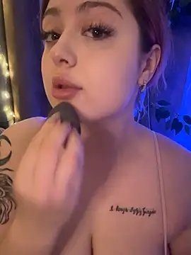 KellyMoors online show from 03.04.26