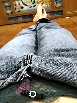 Snapshot of Lili_2love chatting on 10.15.25 Lili 2love online show from 10.15.25