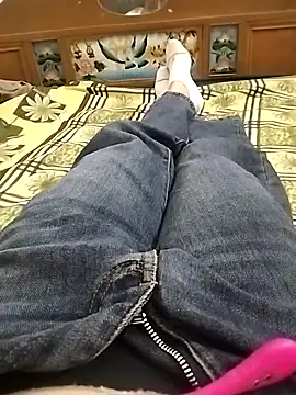 Snapshot of Lili_2love chatting on 10.24.25 Lili 2love online show from 10.24.25