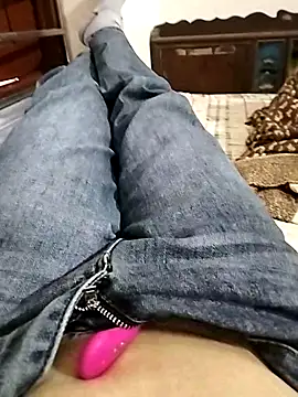 Snapshot of Lili_2love chatting on 10.30.25 Lili 2love online show from 10.30.25