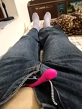 Snapshot of Lili_2love chatting on 11.04.25 Lili 2love online show from 11.04.25