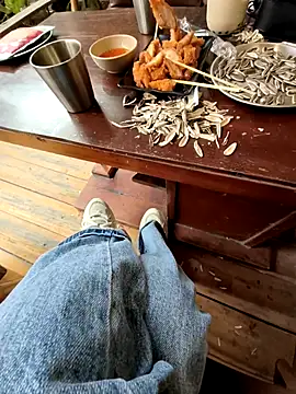 Snapshot of Lili_2love chatting on 11.12.25 Lili 2love online show from 11.12.25