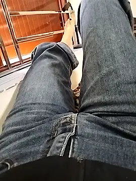 Snapshot of Lili_2love chatting on 11.13.25 Lili 2love online show from 11.13.25