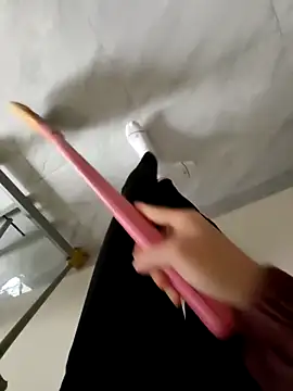 Snapshot of Lili_2love chatting on 12.14.25 Lili 2love online show from 12.14.25