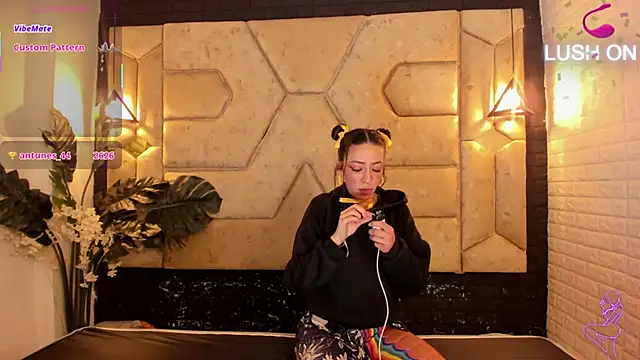 Julieta Slav3 online show from 07.12.26